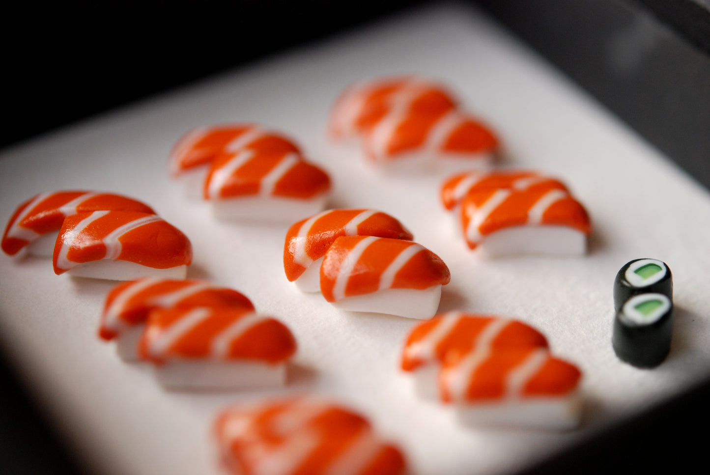'Salmon Nigiri + Maki' (Small)