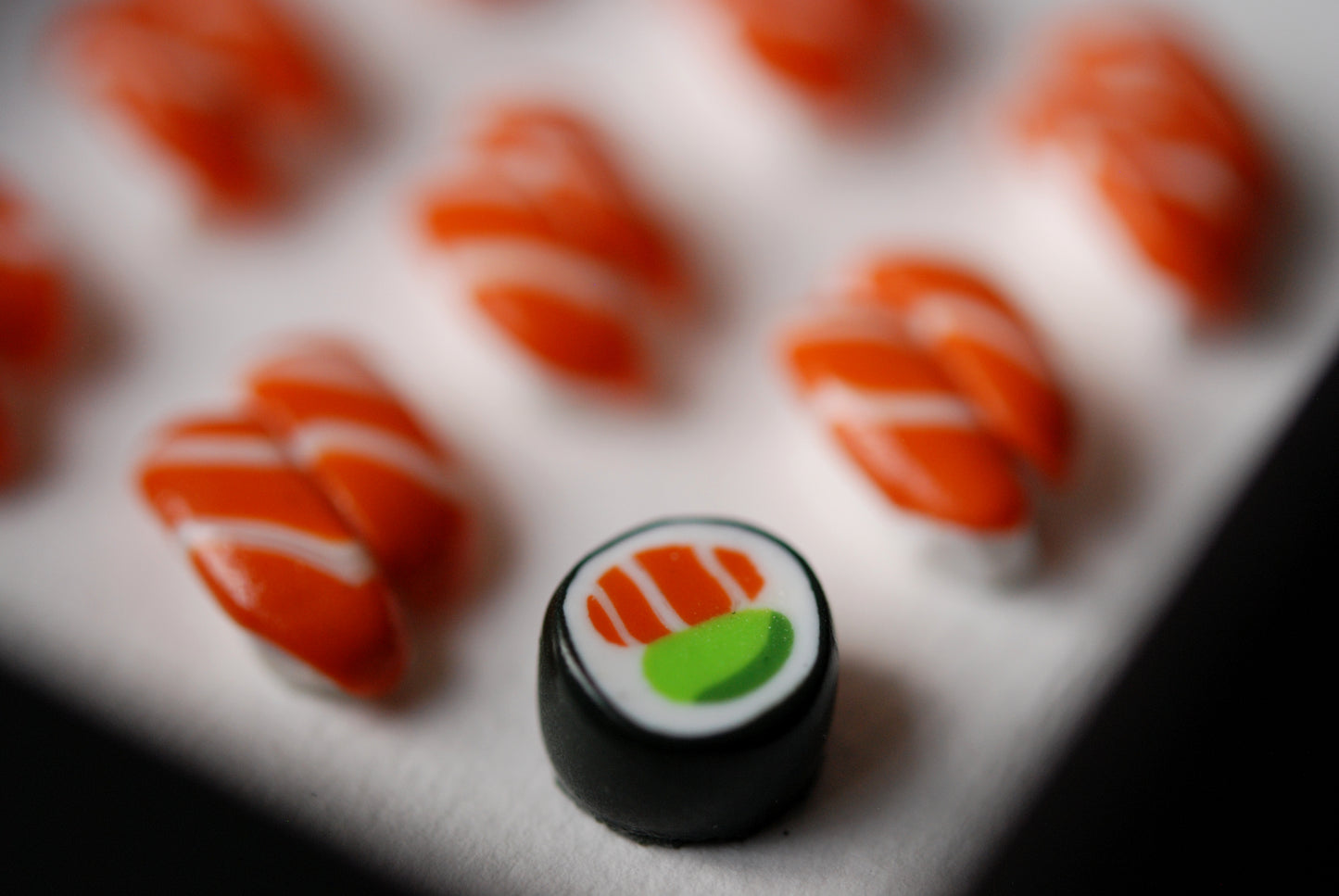 'Salmon Nigiri + Futomaki' (Small)