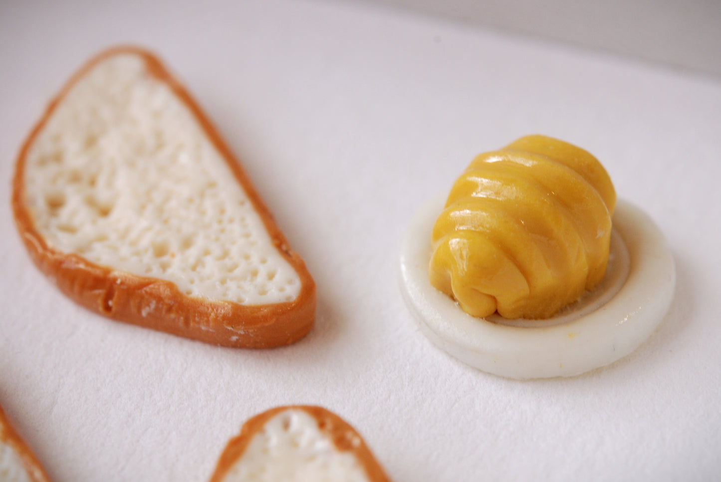 'Poppadoms or Bread' - (Small Pair)